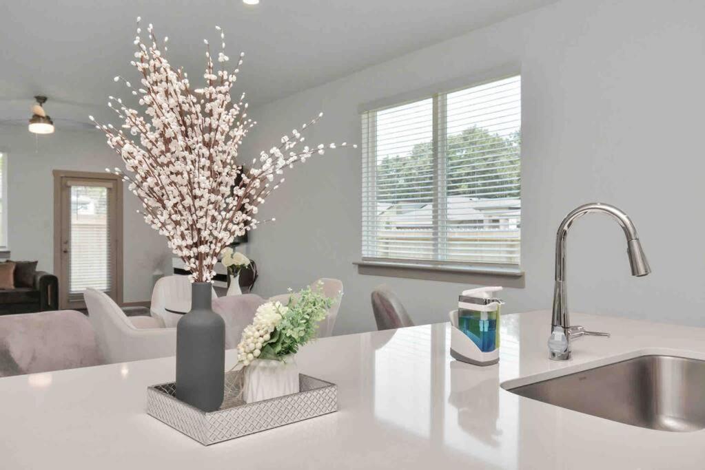 4Bedroom Escape - Near Med Center With Backyard Houston Exterior foto